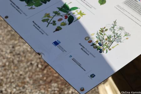 Načrtno in predrzno uničevanje opreme na novi kolesarski povezavi Kamnik–Godič (20)